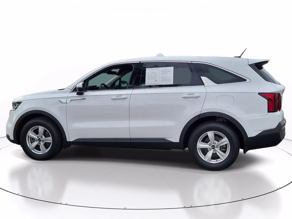 2023 Glacial White Pearl Kia Sorento LX FWD SUV