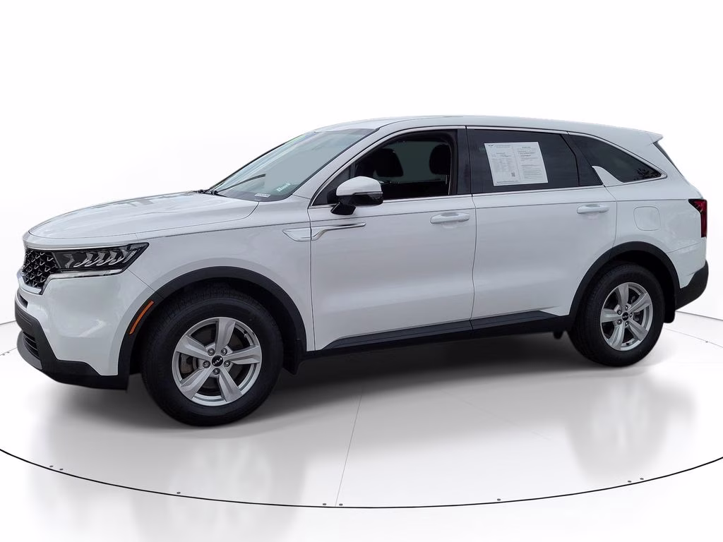 2023 Glacial White Pearl Kia Sorento LX FWD SUV