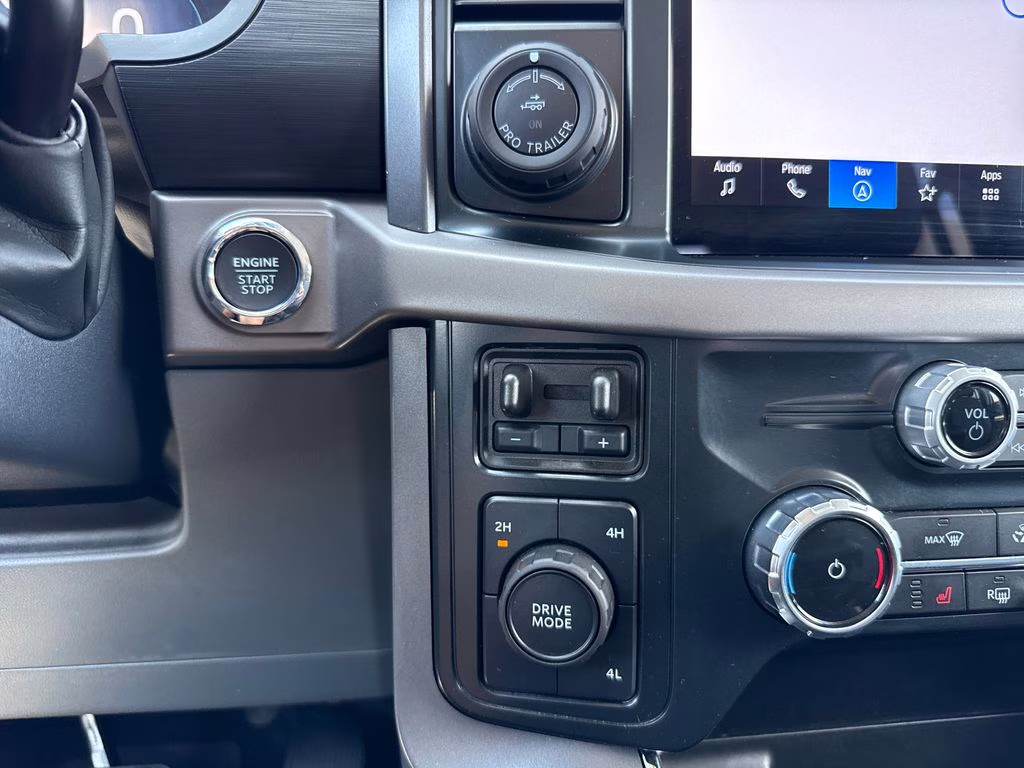 2025 Space White Metallic Ford F-150 XLT 4X4 Truck