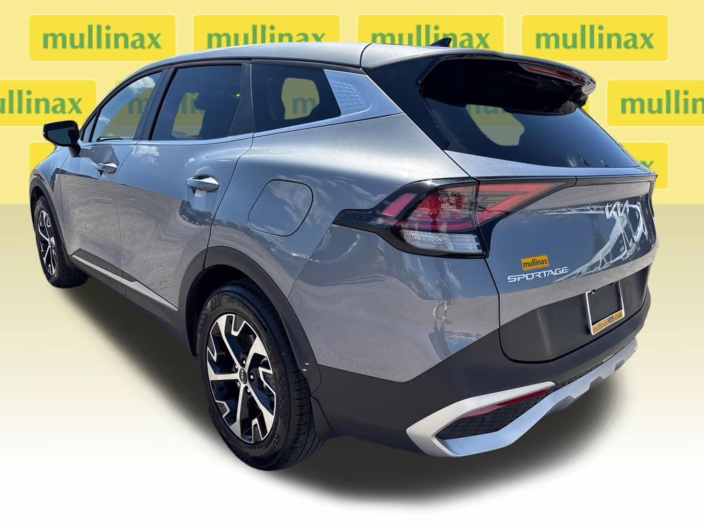 2025 Everlasting Silver Kia Sportage EX FWD SUV