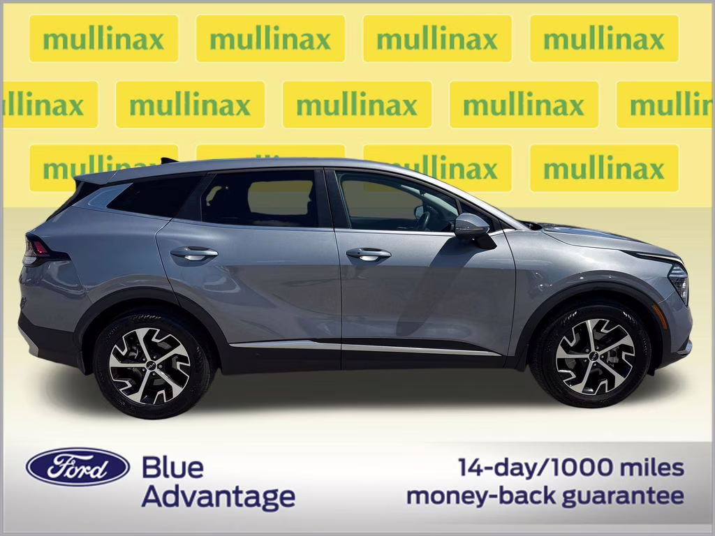 2025 Everlasting Silver Kia Sportage EX FWD SUV