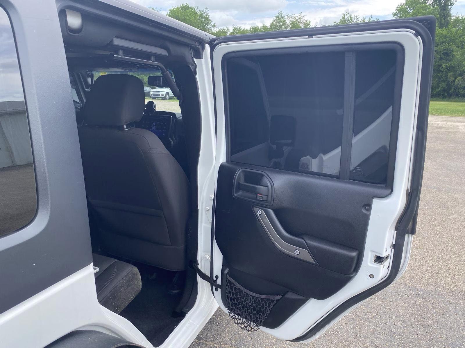 2015 Bright White Clearcoat Jeep Wrangler Sport 4X4 SUV