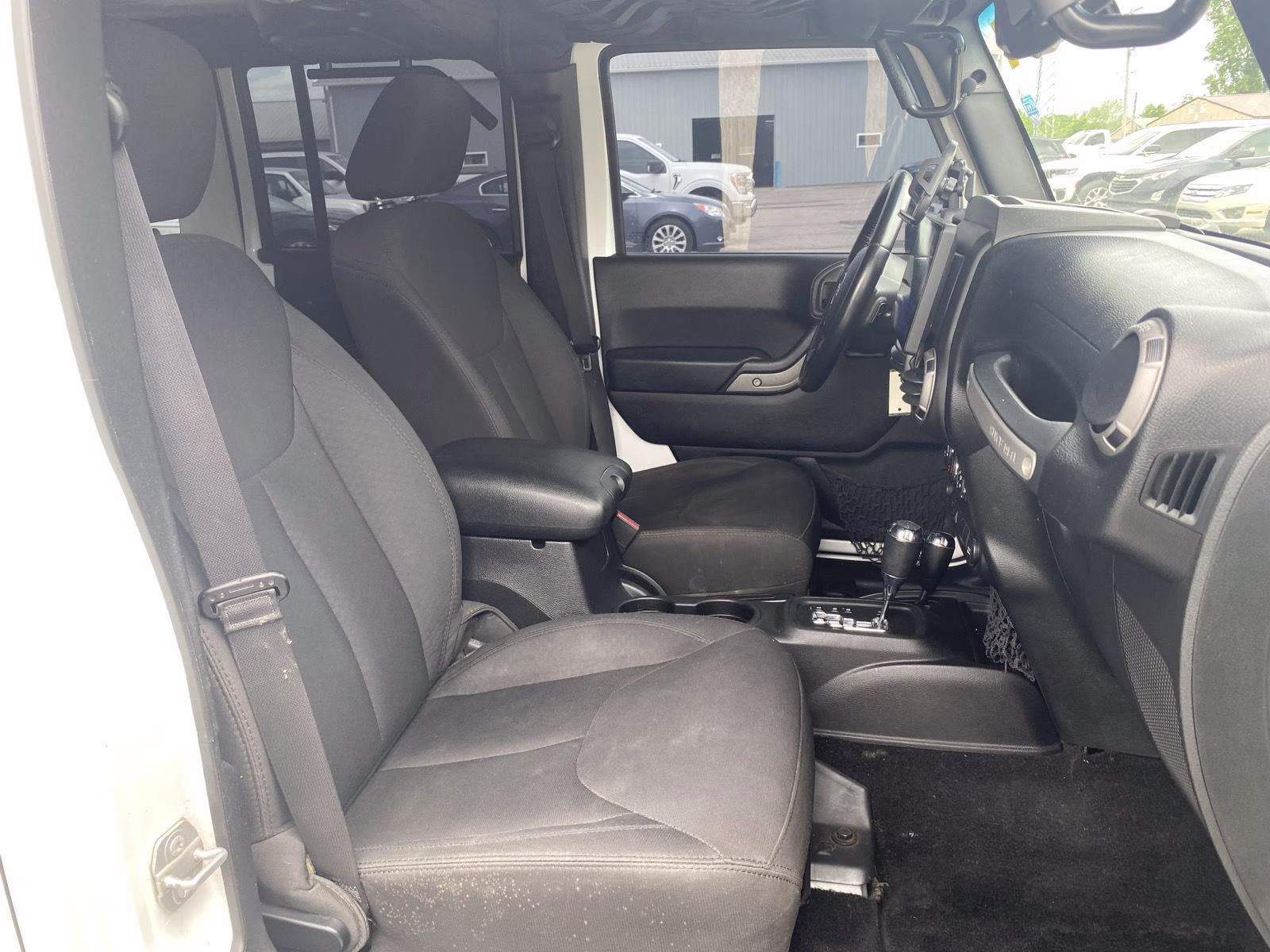 2015 Bright White Clearcoat Jeep Wrangler Sport 4X4 SUV