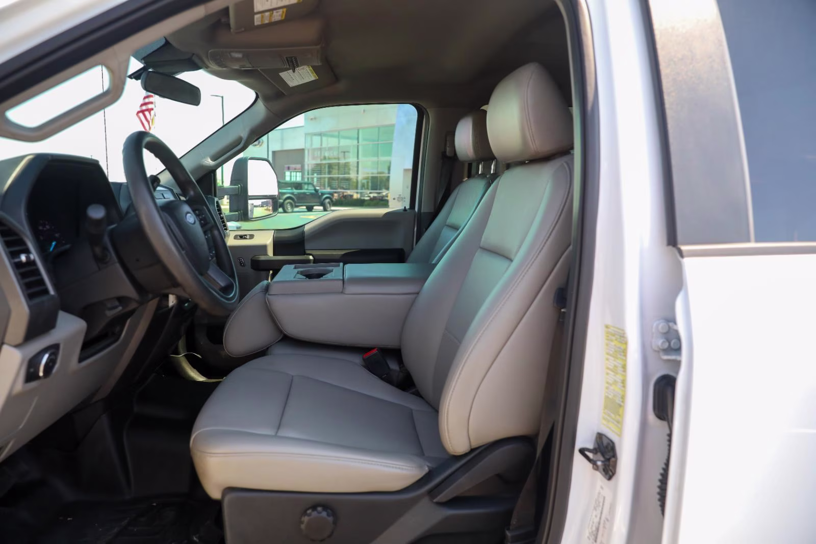2021 Oxford White Ford Super Duty F-550 DRW XL RWD Truck