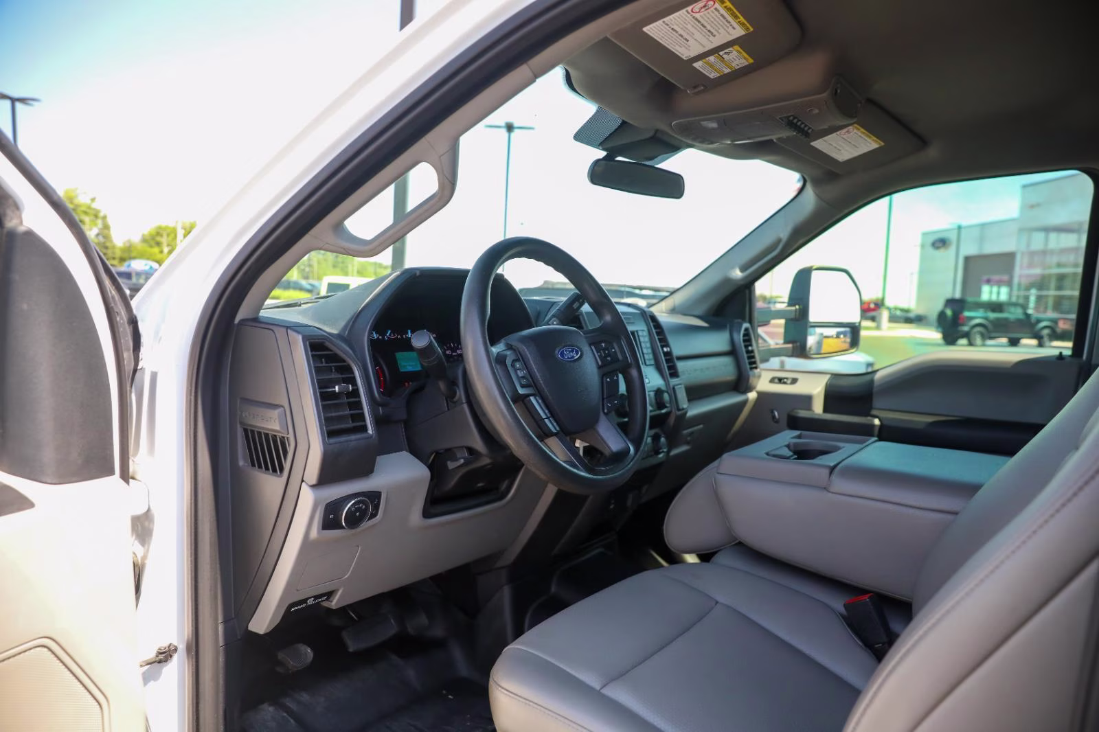 2021 Oxford White Ford Super Duty F-550 DRW XL RWD Truck