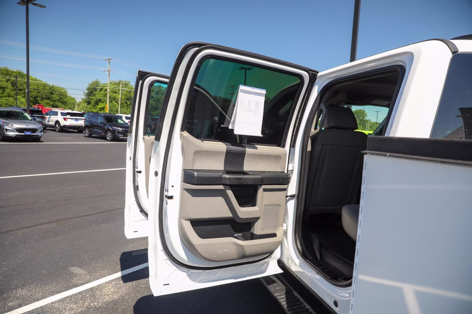 2021 Oxford White Ford Super Duty F-550 DRW XL RWD Truck