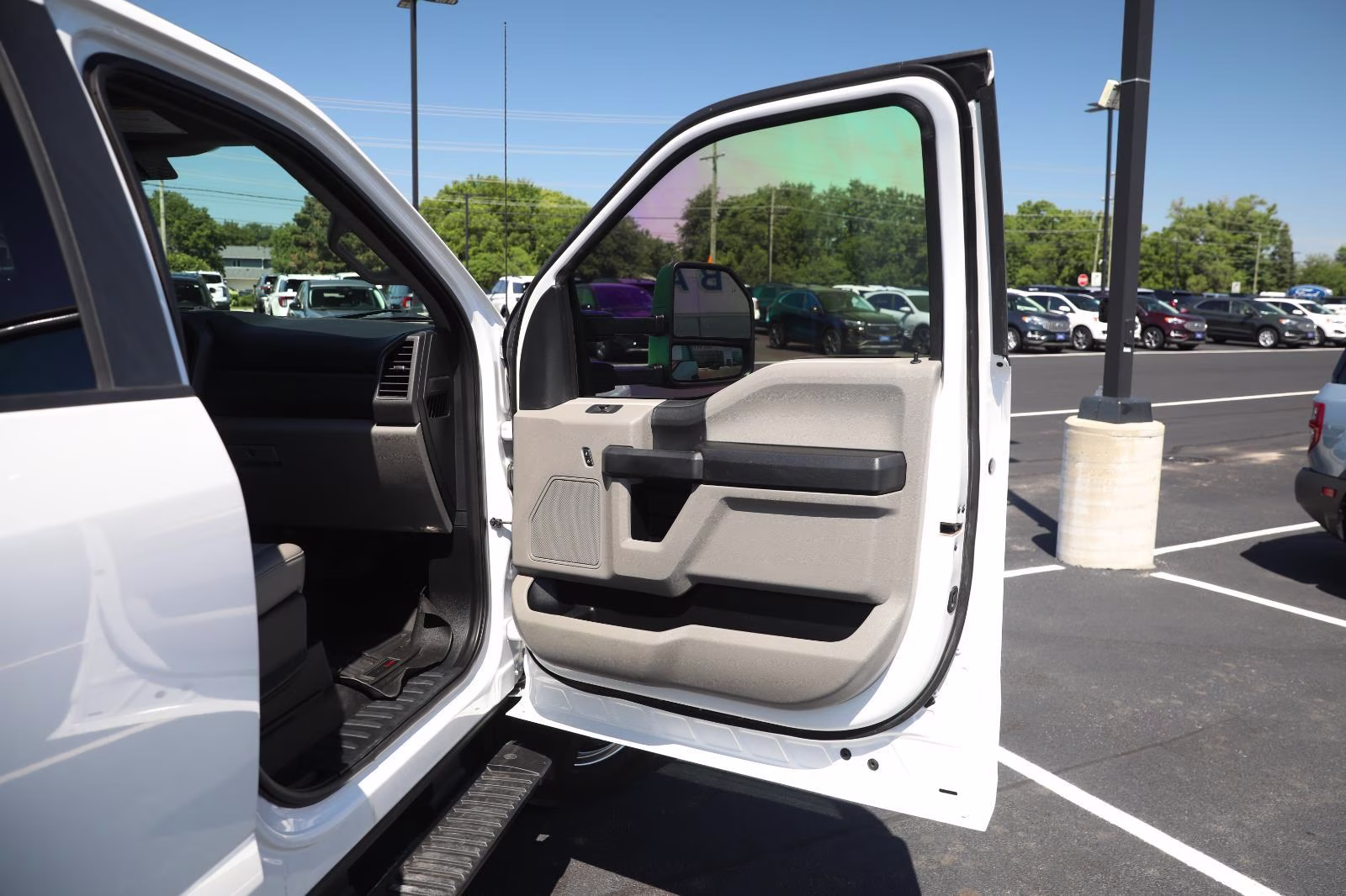 2021 Oxford White Ford Super Duty F-550 DRW XL RWD Truck