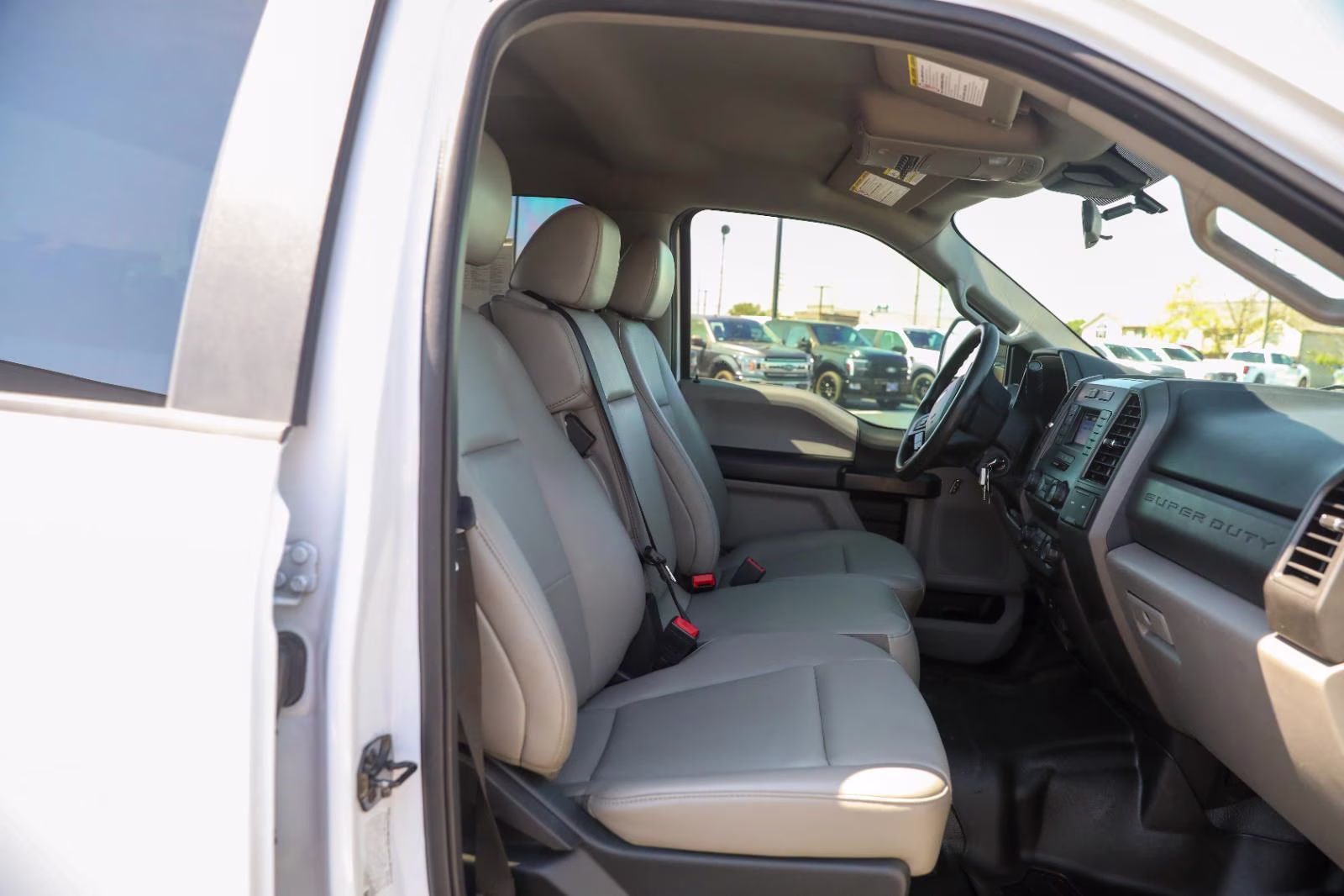 2021 Oxford White Ford Super Duty F-550 DRW XL RWD Truck