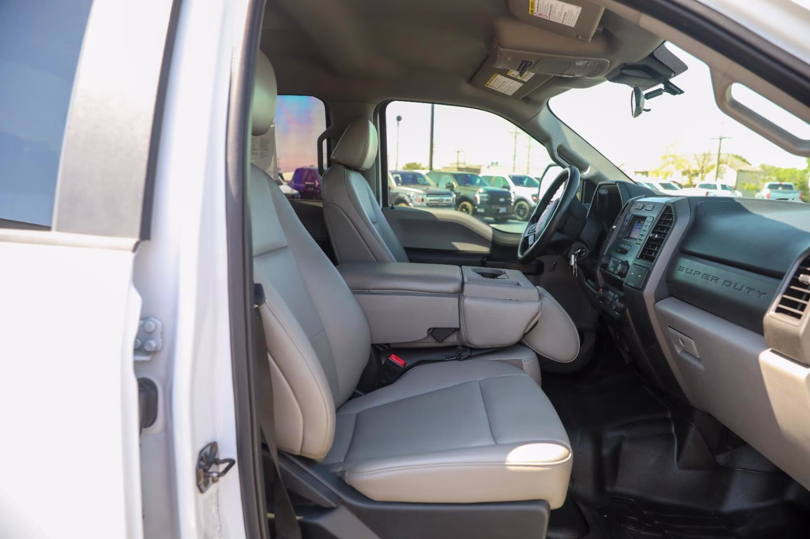 2021 Oxford White Ford Super Duty F-550 DRW XL RWD Truck