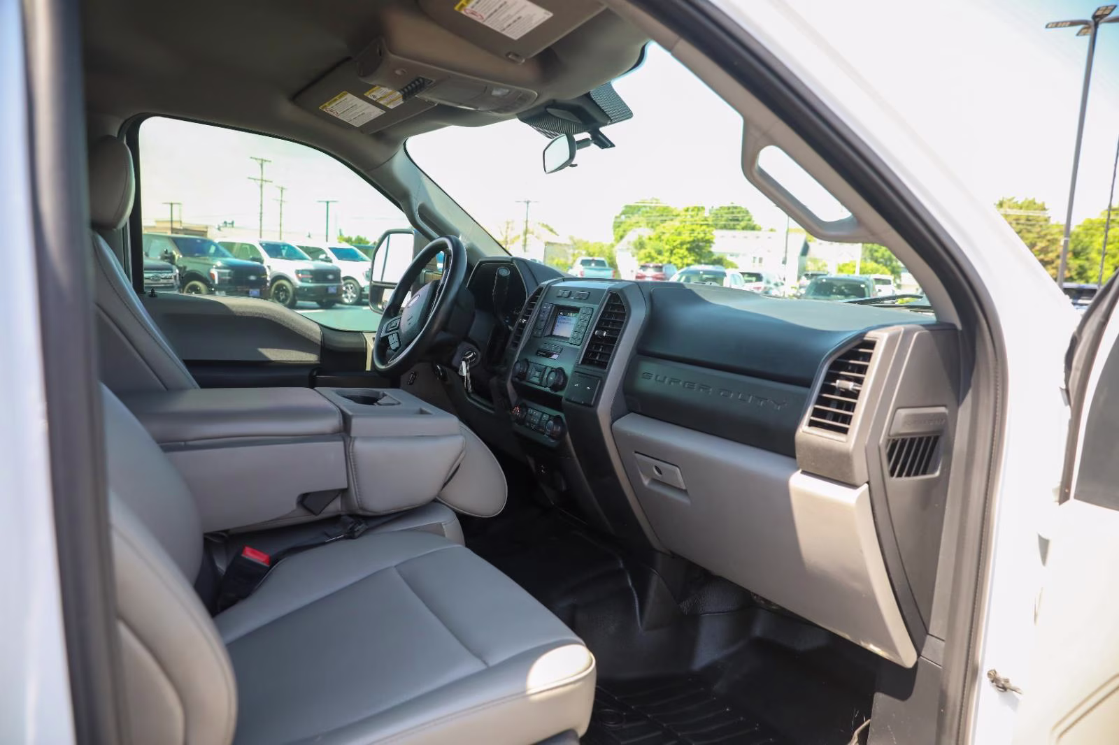 2021 Oxford White Ford Super Duty F-550 DRW XL RWD Truck