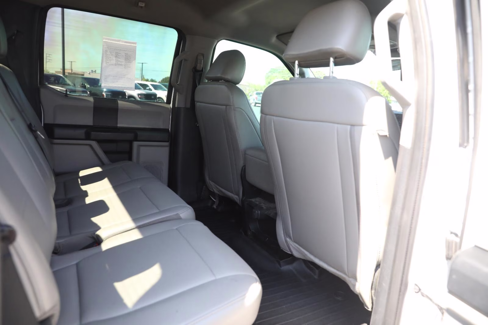 2021 Oxford White Ford Super Duty F-550 DRW XL RWD Truck