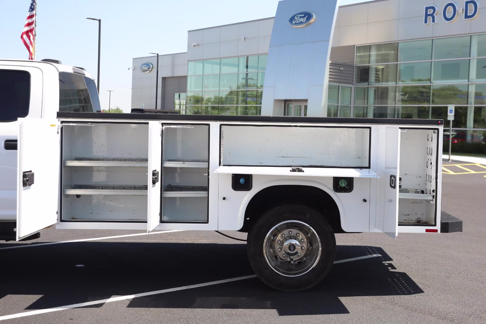 2021 Oxford White Ford Super Duty F-550 DRW XL RWD Truck