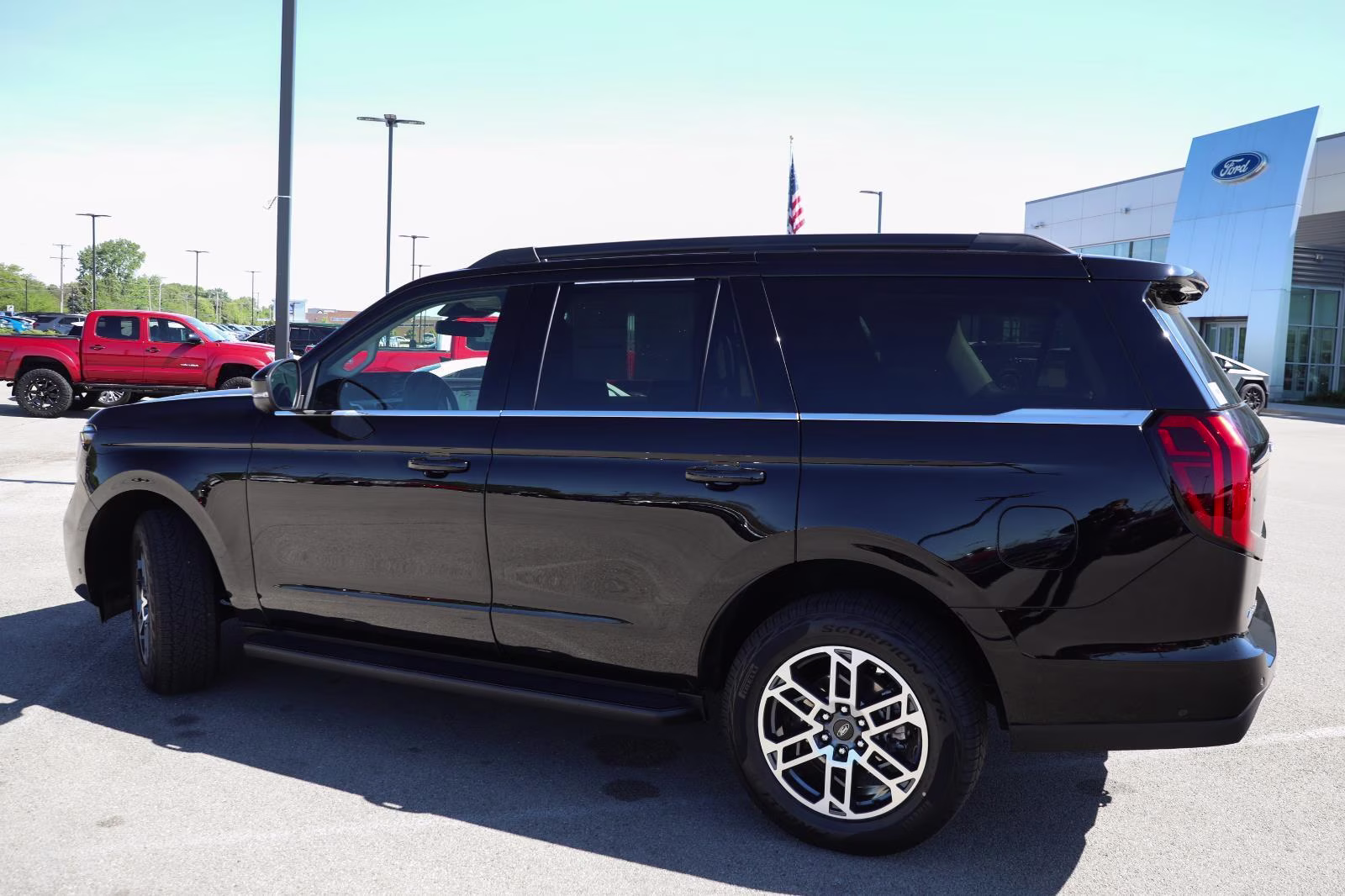 2025 Agate Black Metallic Ford Expedition Active 4X4 SUV