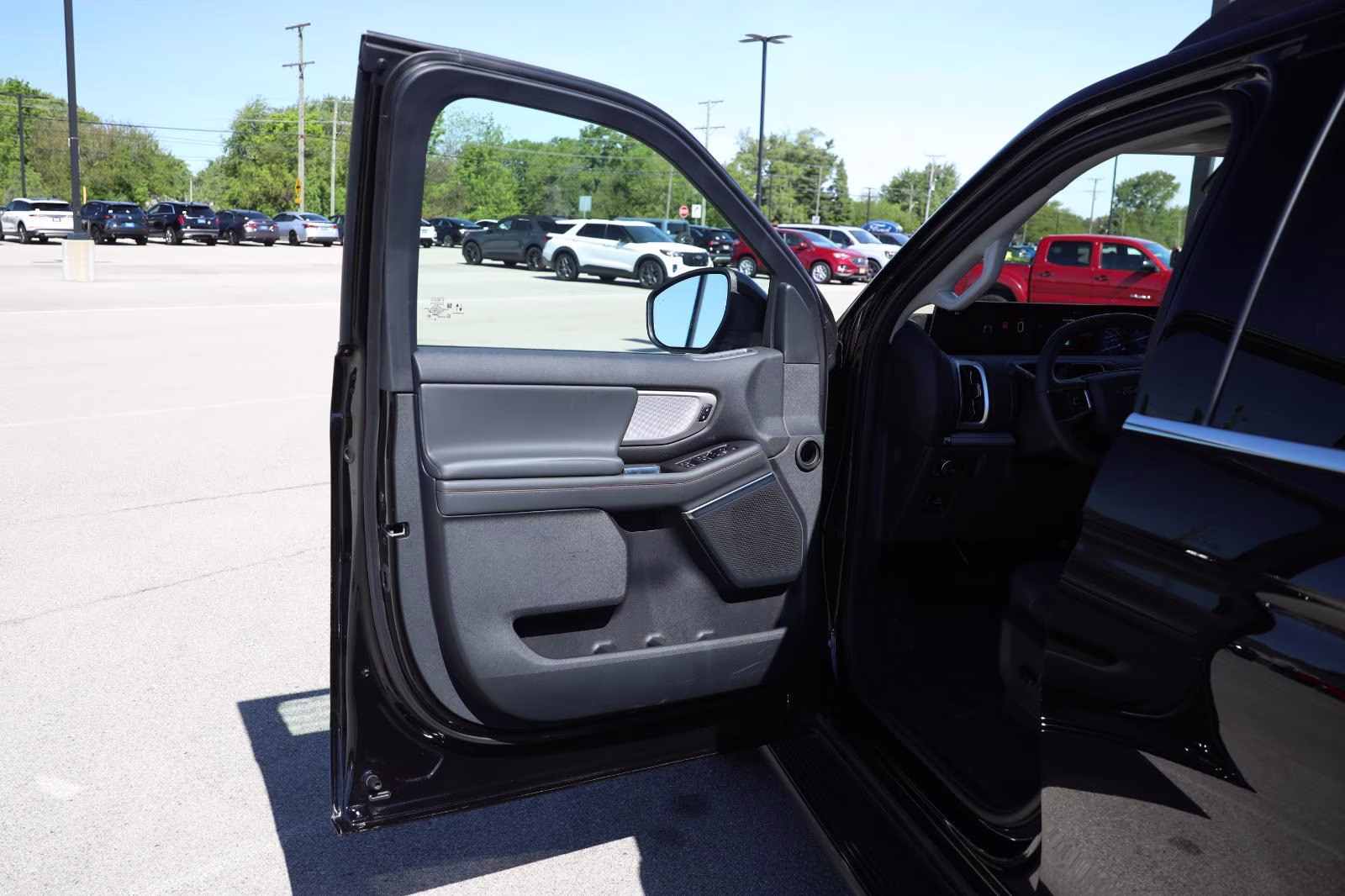 2025 Agate Black Metallic Ford Expedition Active 4X4 SUV