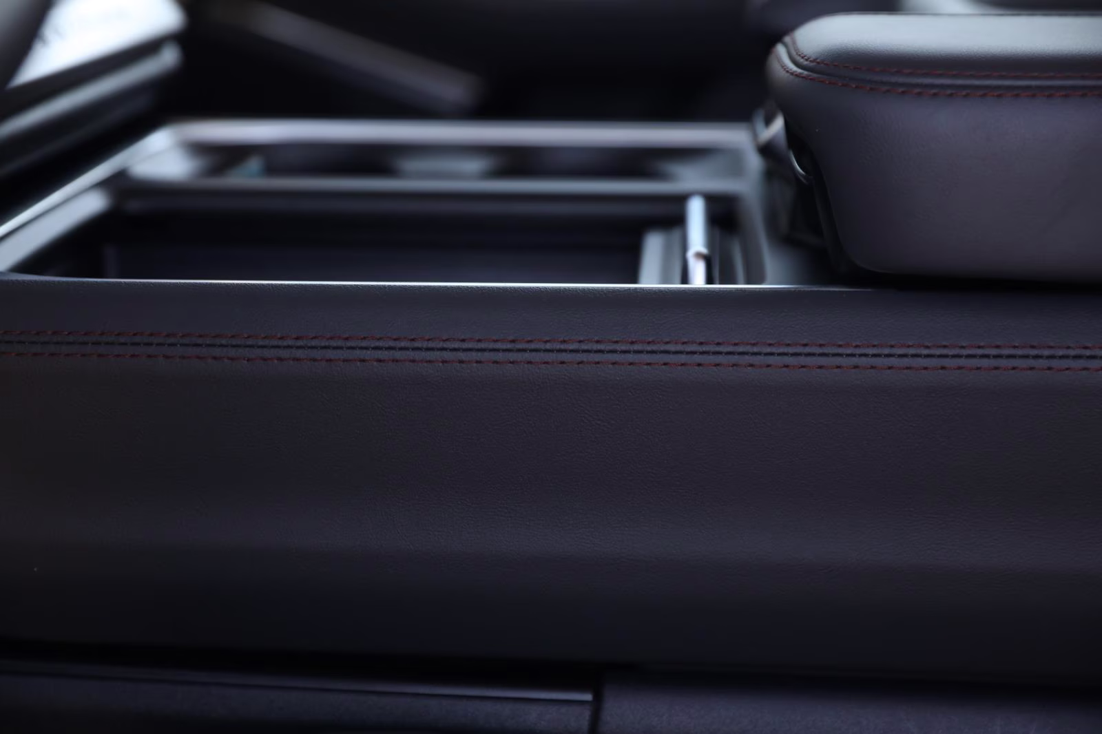 2025 Agate Black Metallic Ford Expedition Active 4X4 SUV