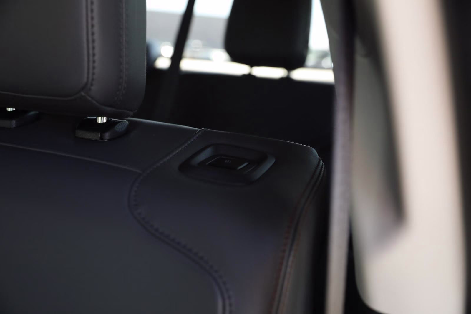 2025 Agate Black Metallic Ford Expedition Active 4X4 SUV