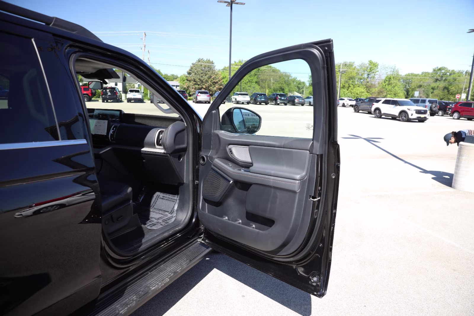 2025 Agate Black Metallic Ford Expedition Active 4X4 SUV