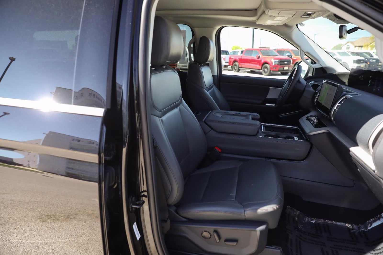 2025 Agate Black Metallic Ford Expedition Active 4X4 SUV
