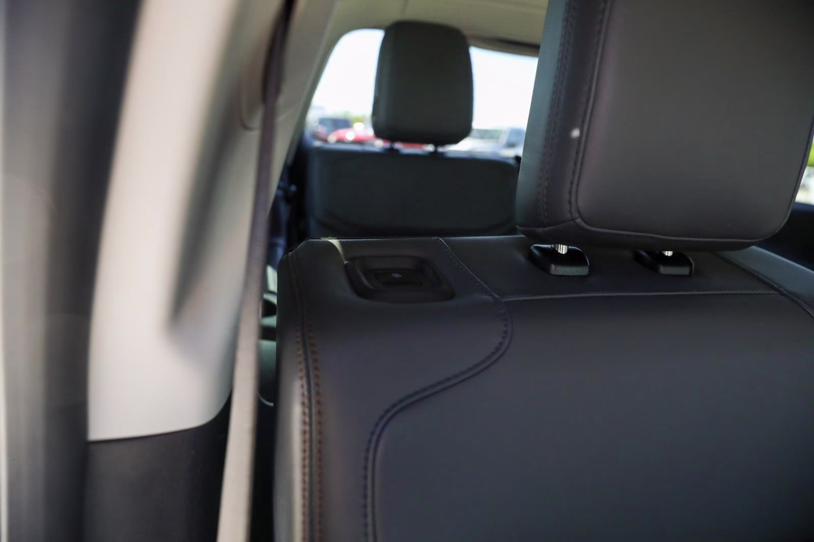 2025 Agate Black Metallic Ford Expedition Active 4X4 SUV