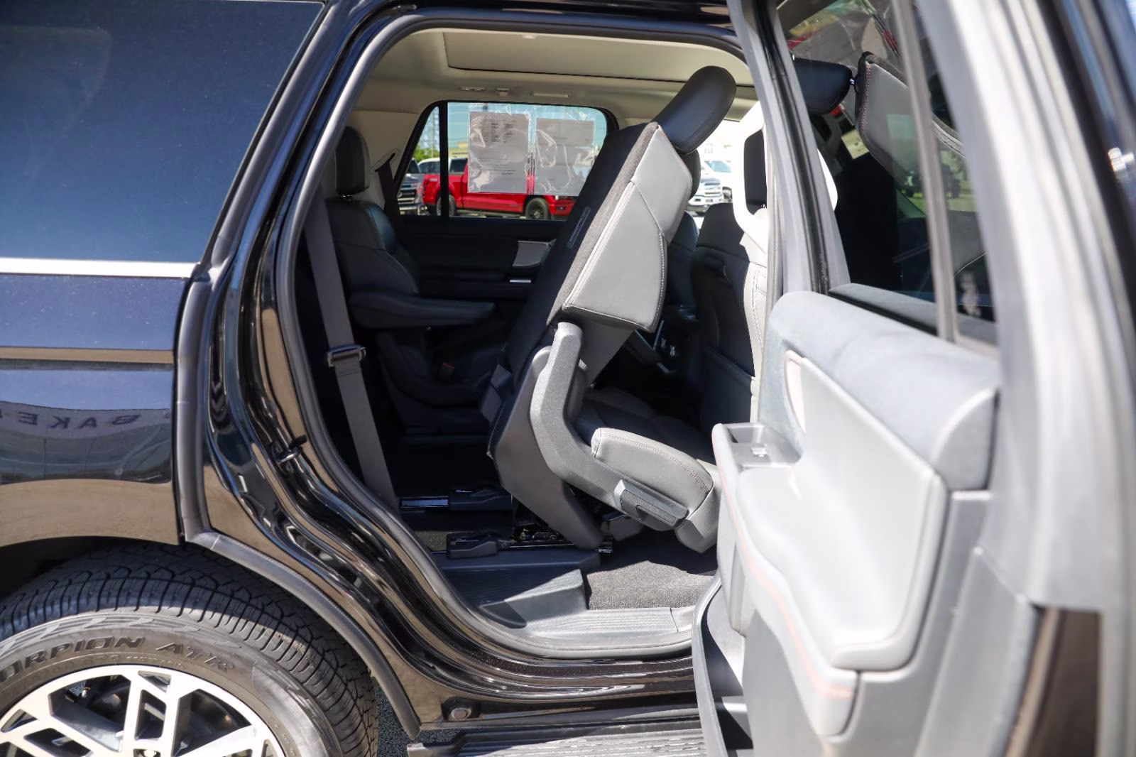 2025 Agate Black Metallic Ford Expedition Active 4X4 SUV