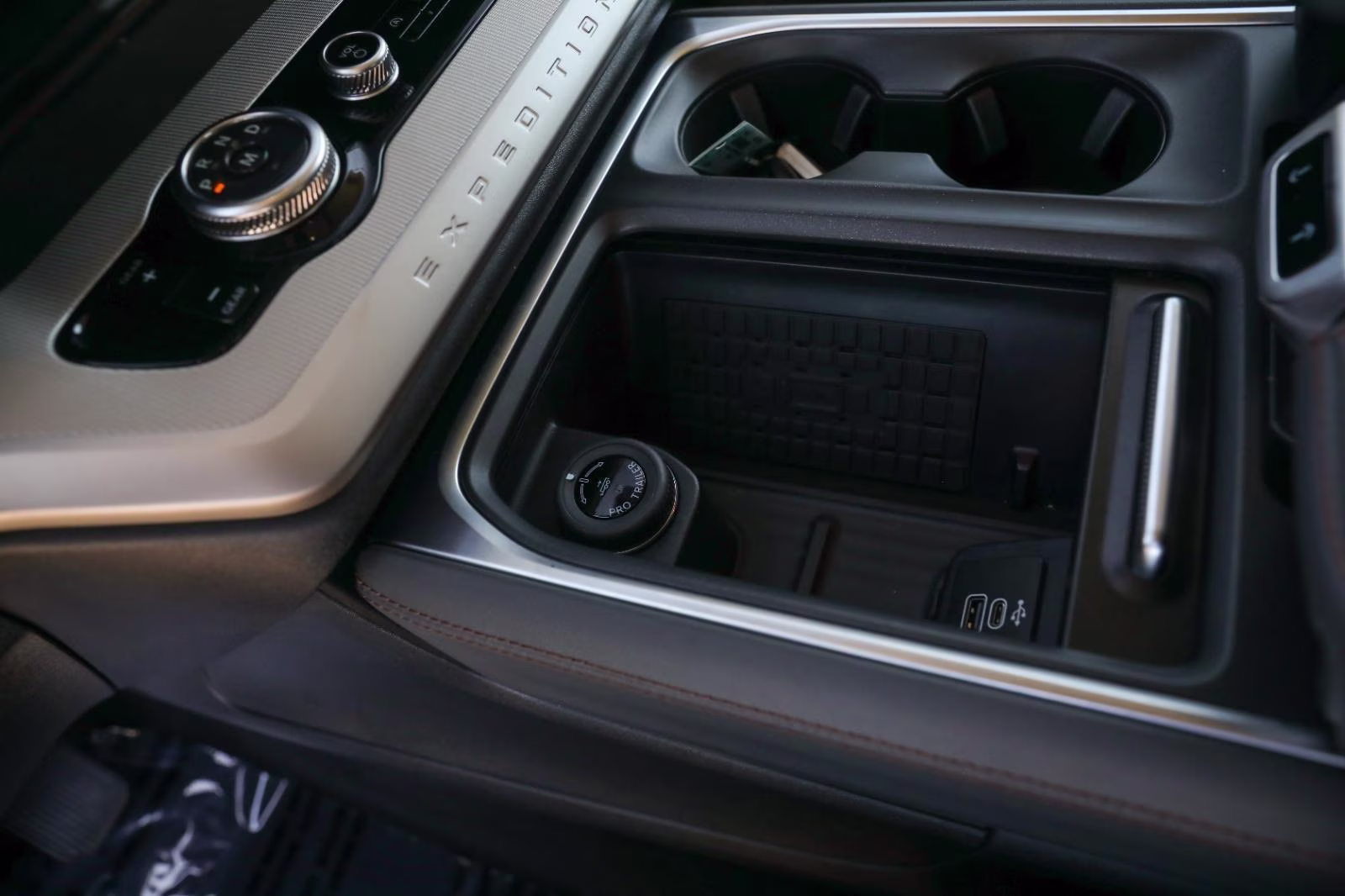 2025 Agate Black Metallic Ford Expedition Active 4X4 SUV
