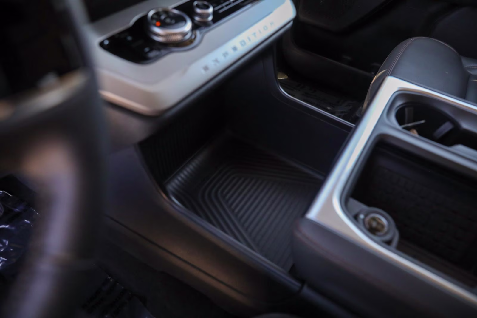 2025 Agate Black Metallic Ford Expedition Active 4X4 SUV