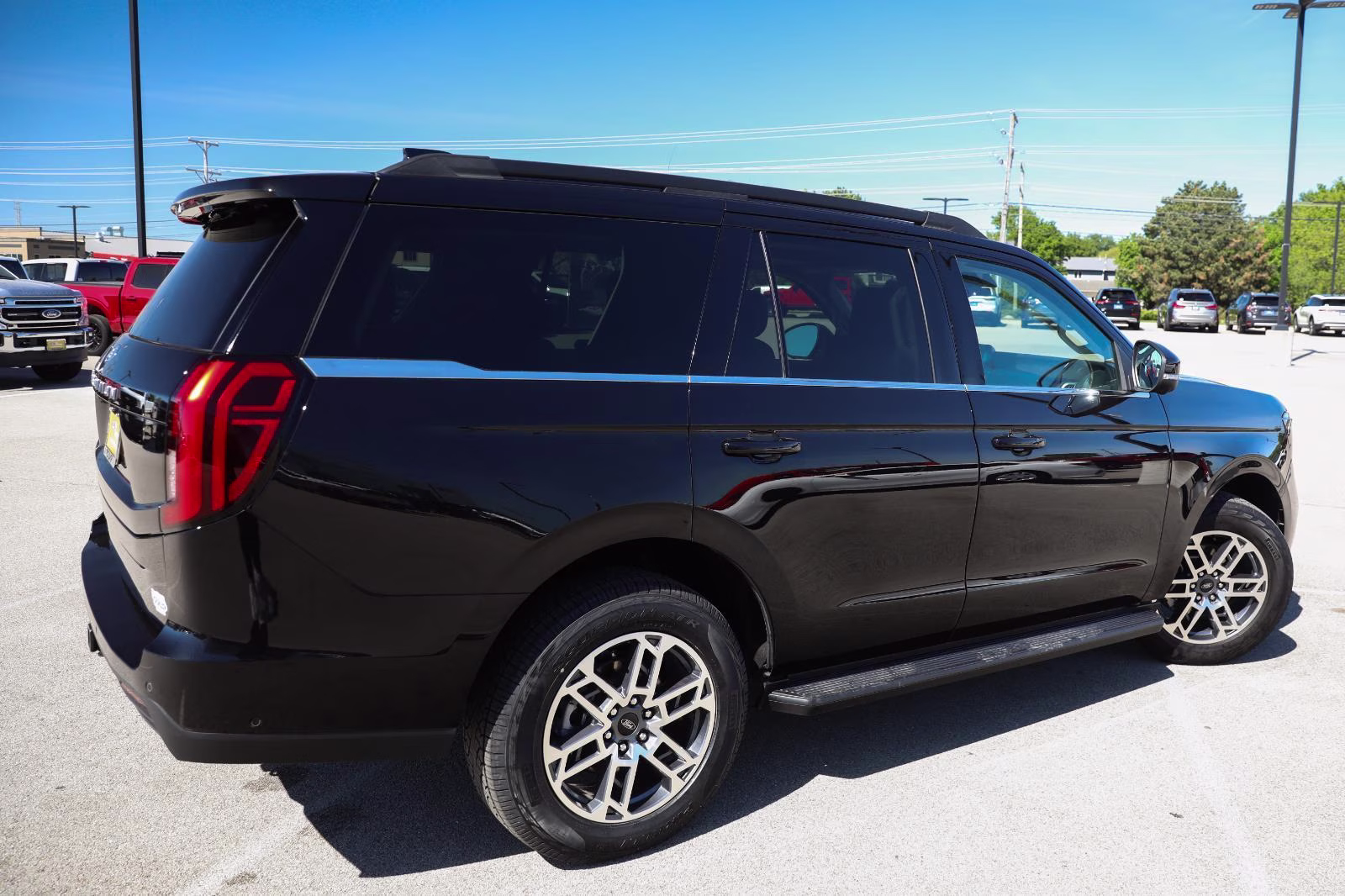 2025 Agate Black Metallic Ford Expedition Active 4X4 SUV