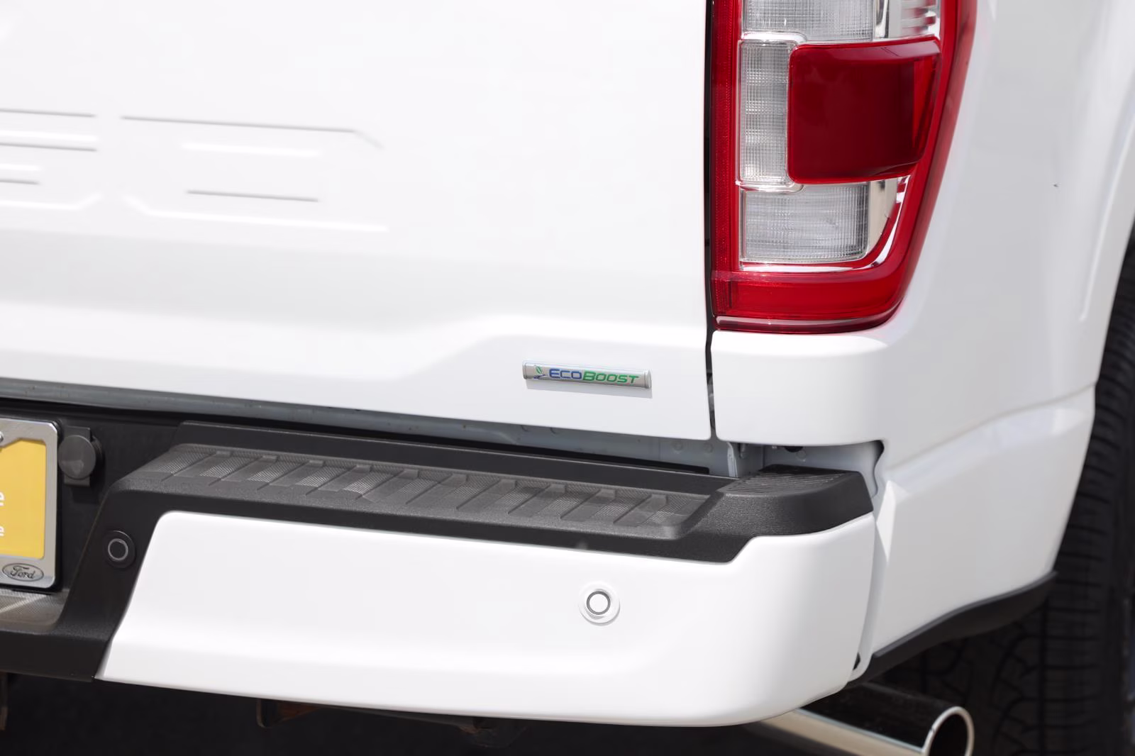2023 Oxford White Ford F-150 LARIAT 4X4 Truck