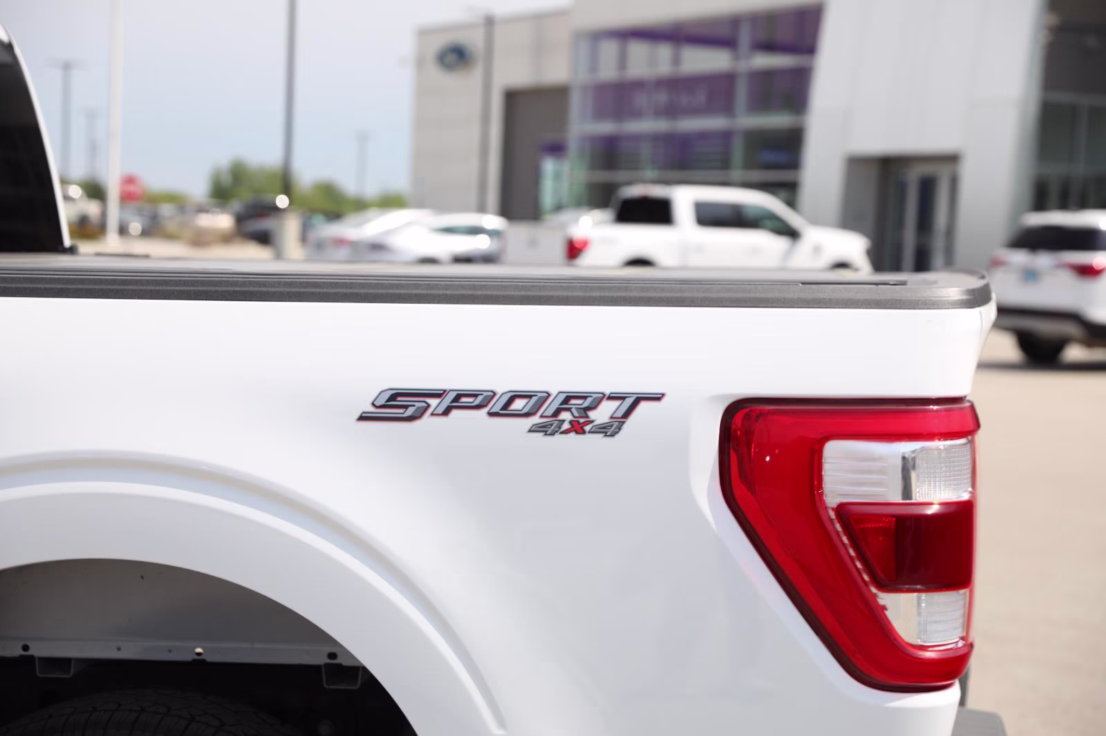2023 Oxford White Ford F-150 LARIAT 4X4 Truck