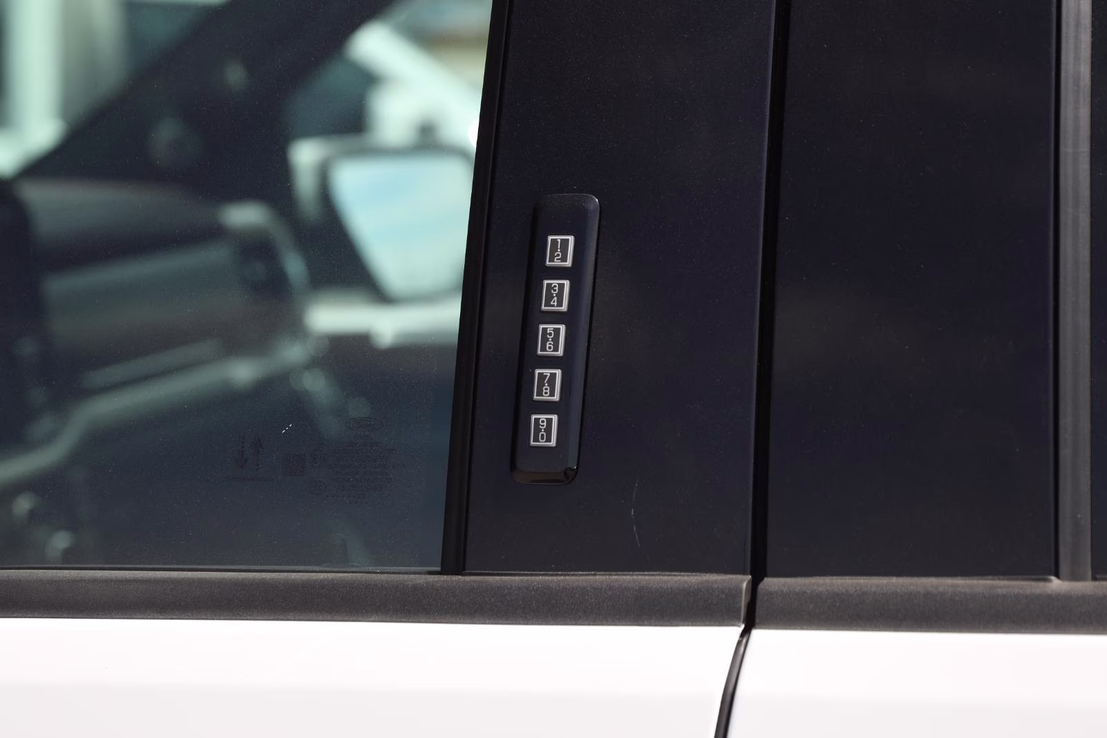 2023 Oxford White Ford F-150 LARIAT 4X4 Truck