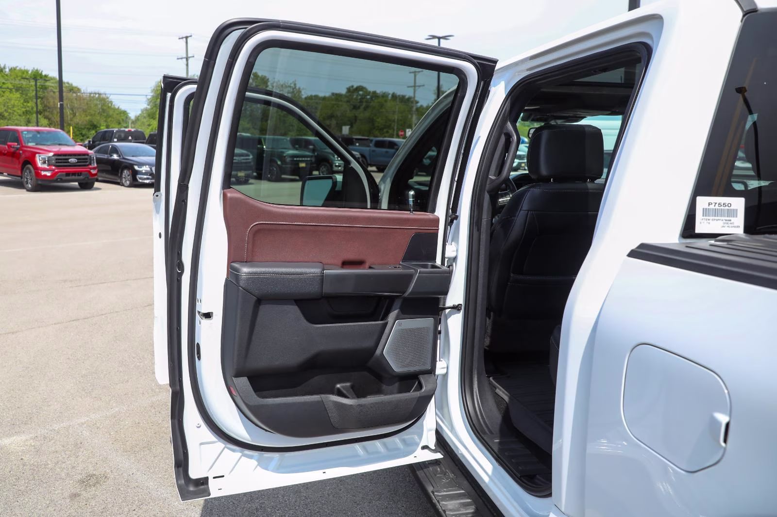 2023 Oxford White Ford F-150 LARIAT 4X4 Truck