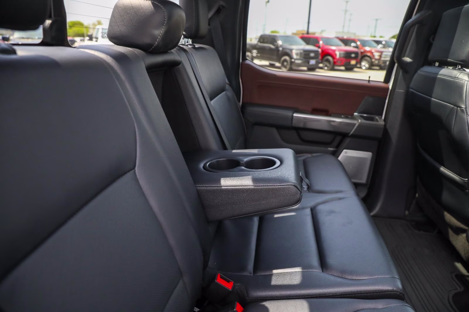 2023 Oxford White Ford F-150 LARIAT 4X4 Truck