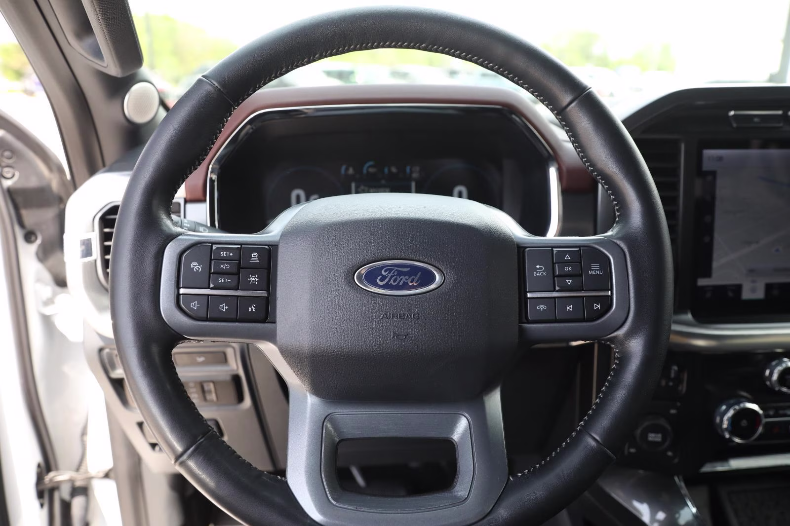 2023 Oxford White Ford F-150 LARIAT 4X4 Truck