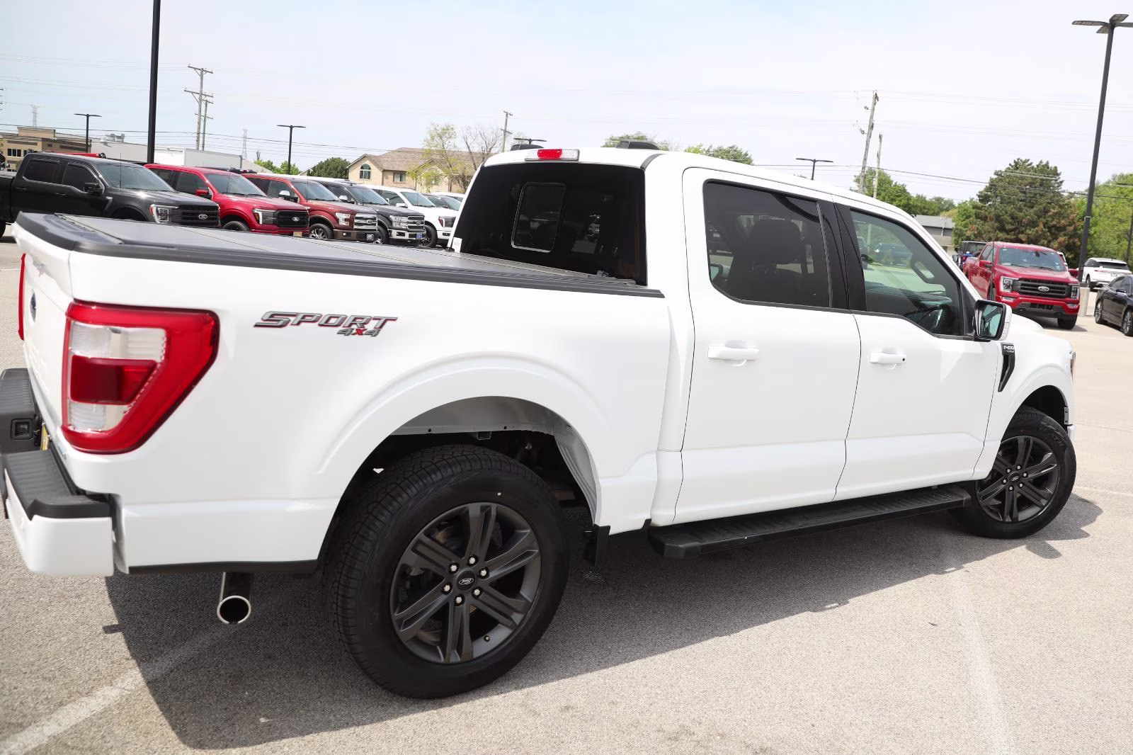 2023 Oxford White Ford F-150 LARIAT 4X4 Truck