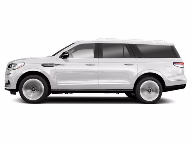 2022 Pristine White Metallic Tri-Coat Lincoln Navigator Reserve 4X4 SUV