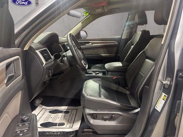 2022 Platinum Gray Metallic Volkswagen Atlas SEL AWD SUV