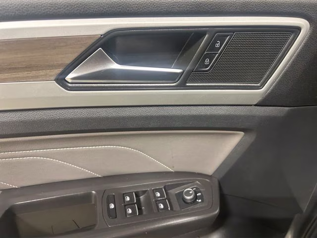 2022 Platinum Gray Metallic Volkswagen Atlas SEL AWD SUV