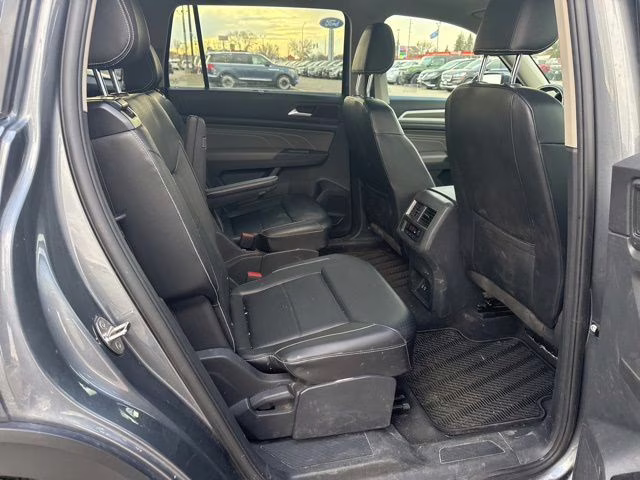 2022 Silver Volkswagen Atlas SEL AWD SUV