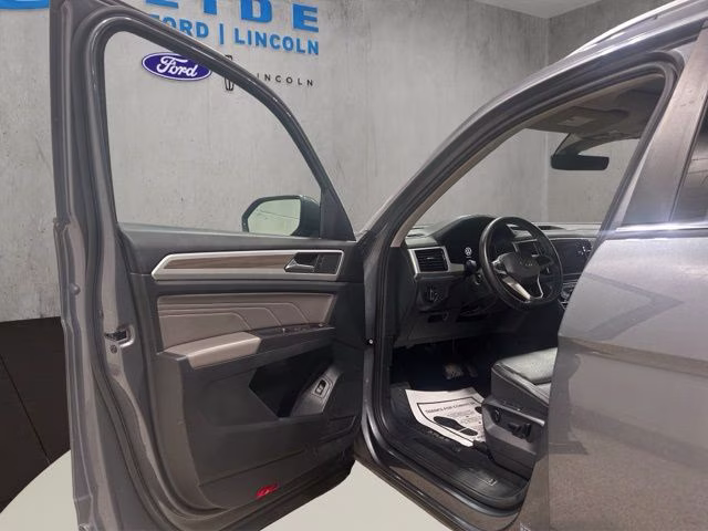 2022 Platinum Gray Metallic Volkswagen Atlas SEL AWD SUV