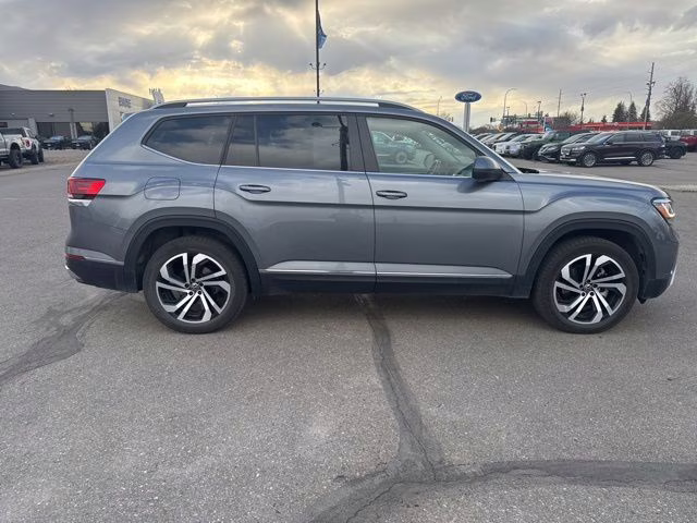2022 Silver Volkswagen Atlas SEL AWD SUV