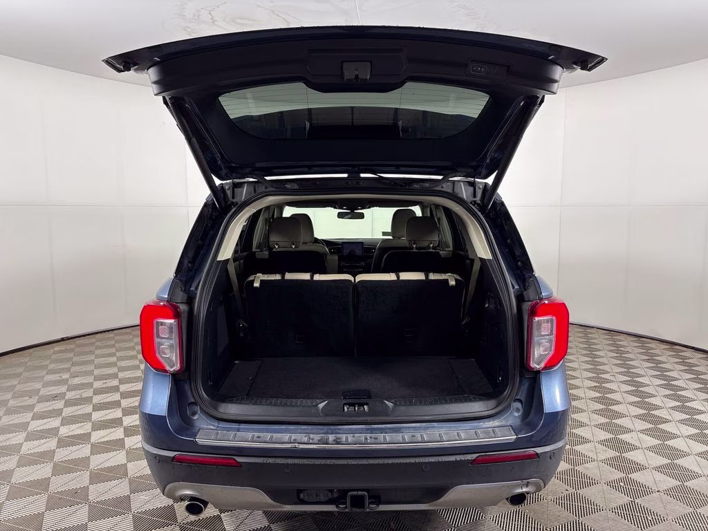 2020 Blue Metallic Ford Explorer Limited RWD SUV