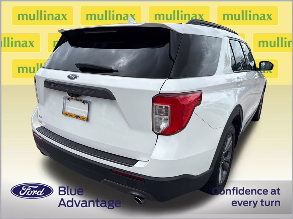 2021 Star White Metallic Tri-Coat Ford Explorer XLT RWD SUV