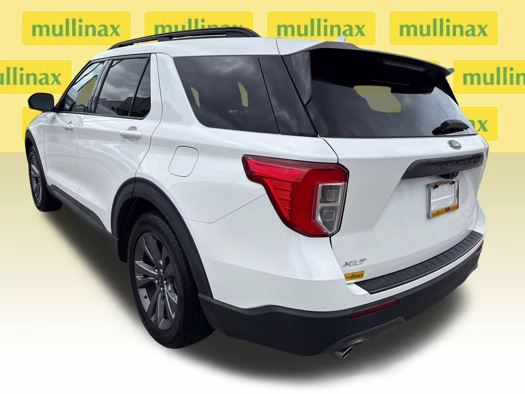 2021 Star White Metallic Tri-Coat Ford Explorer XLT RWD SUV