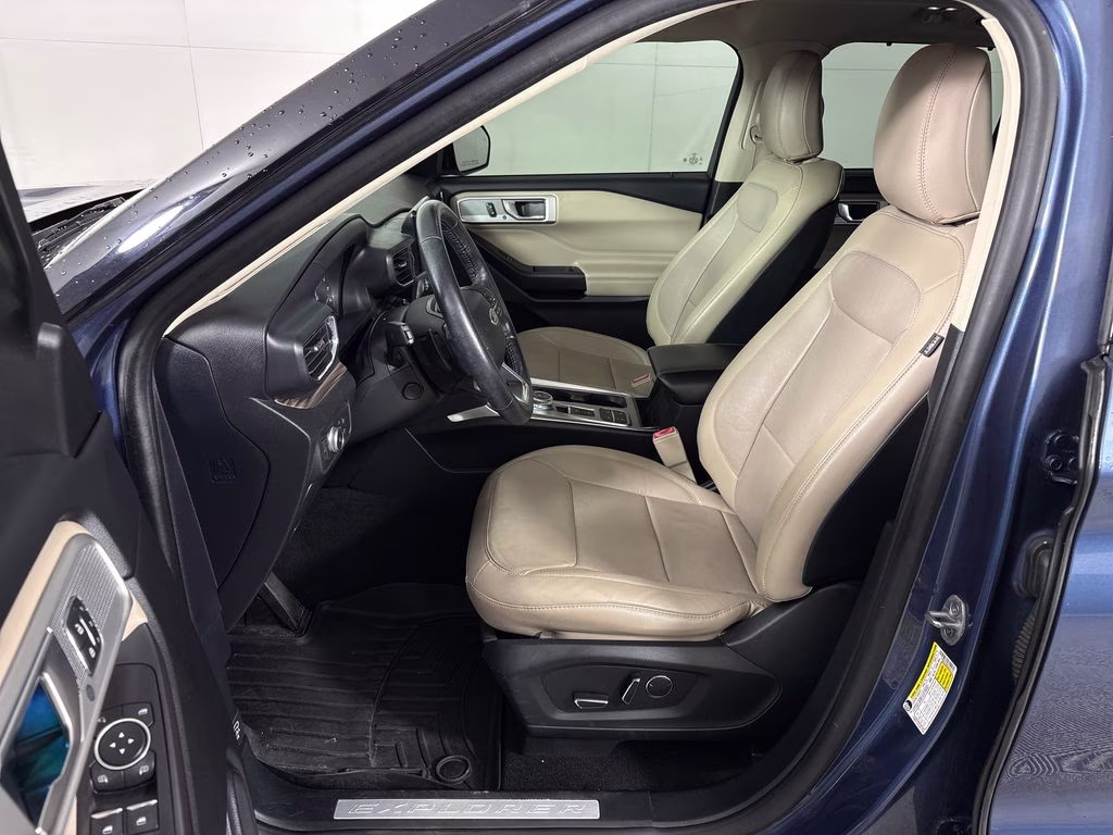 2020 Blue Metallic Ford Explorer Limited RWD SUV