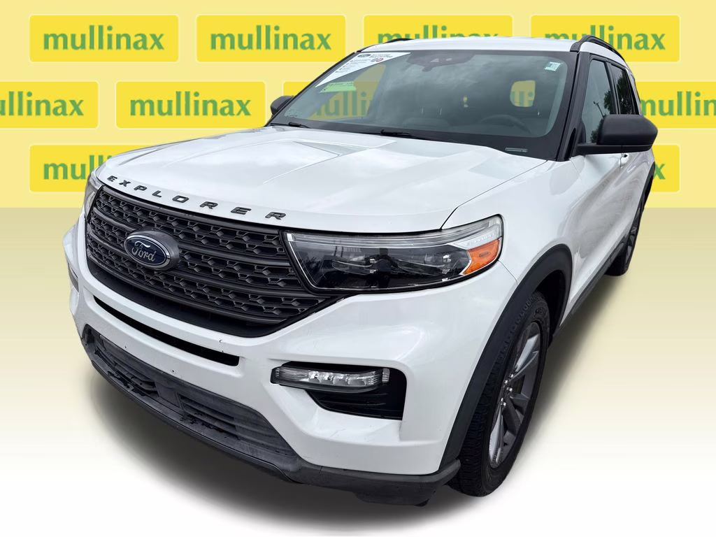 2021 Star White Metallic Tri-Coat Ford Explorer XLT RWD SUV