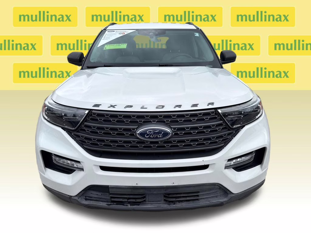 2021 Star White Metallic Tri-Coat Ford Explorer XLT RWD SUV