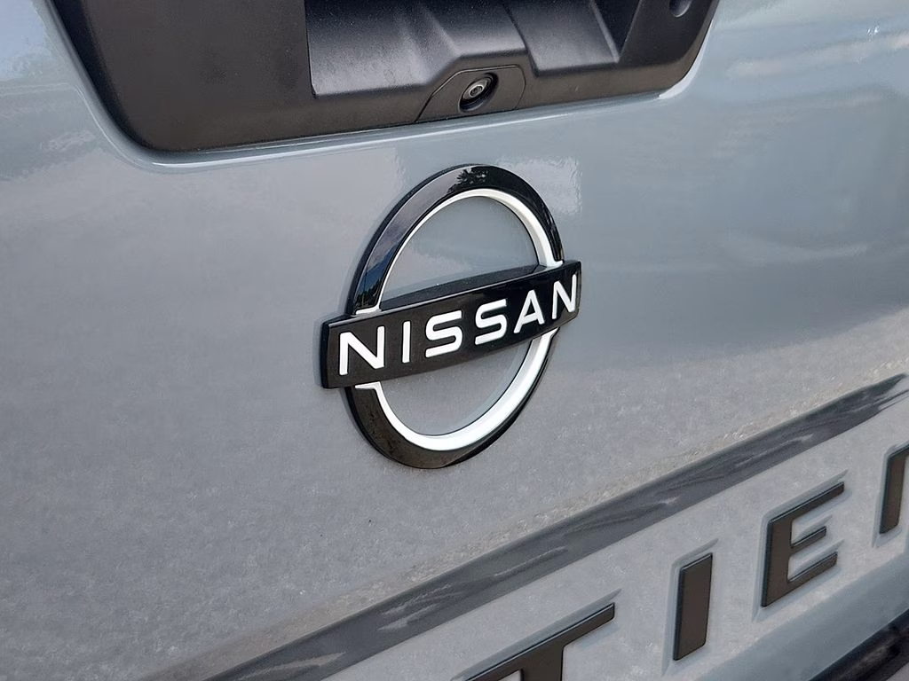 2026 Boulder Gray Pearl Nissan Frontier SV 4X4 Truck