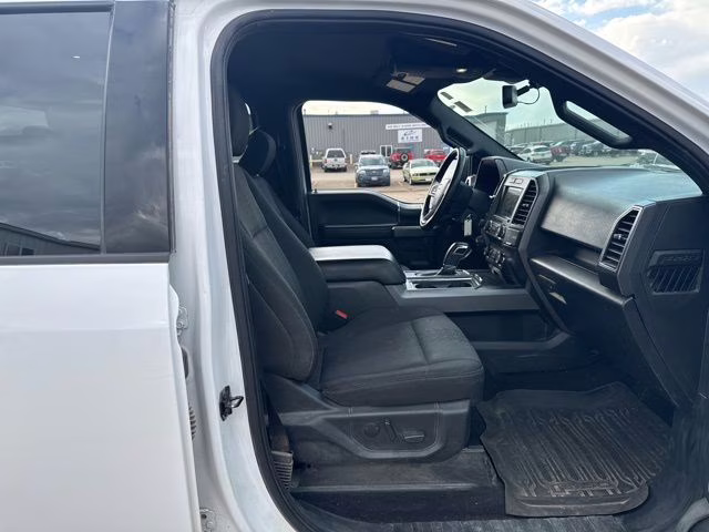 2020 Oxford White Ford F-150 XLT 4X4 Truck