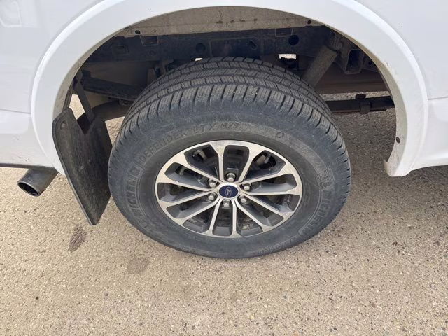 2020 Oxford White Ford F-150 XLT 4X4 Truck