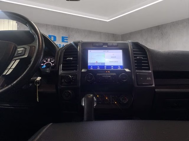 2020 Oxford White Ford F-150 XLT 4X4 Truck